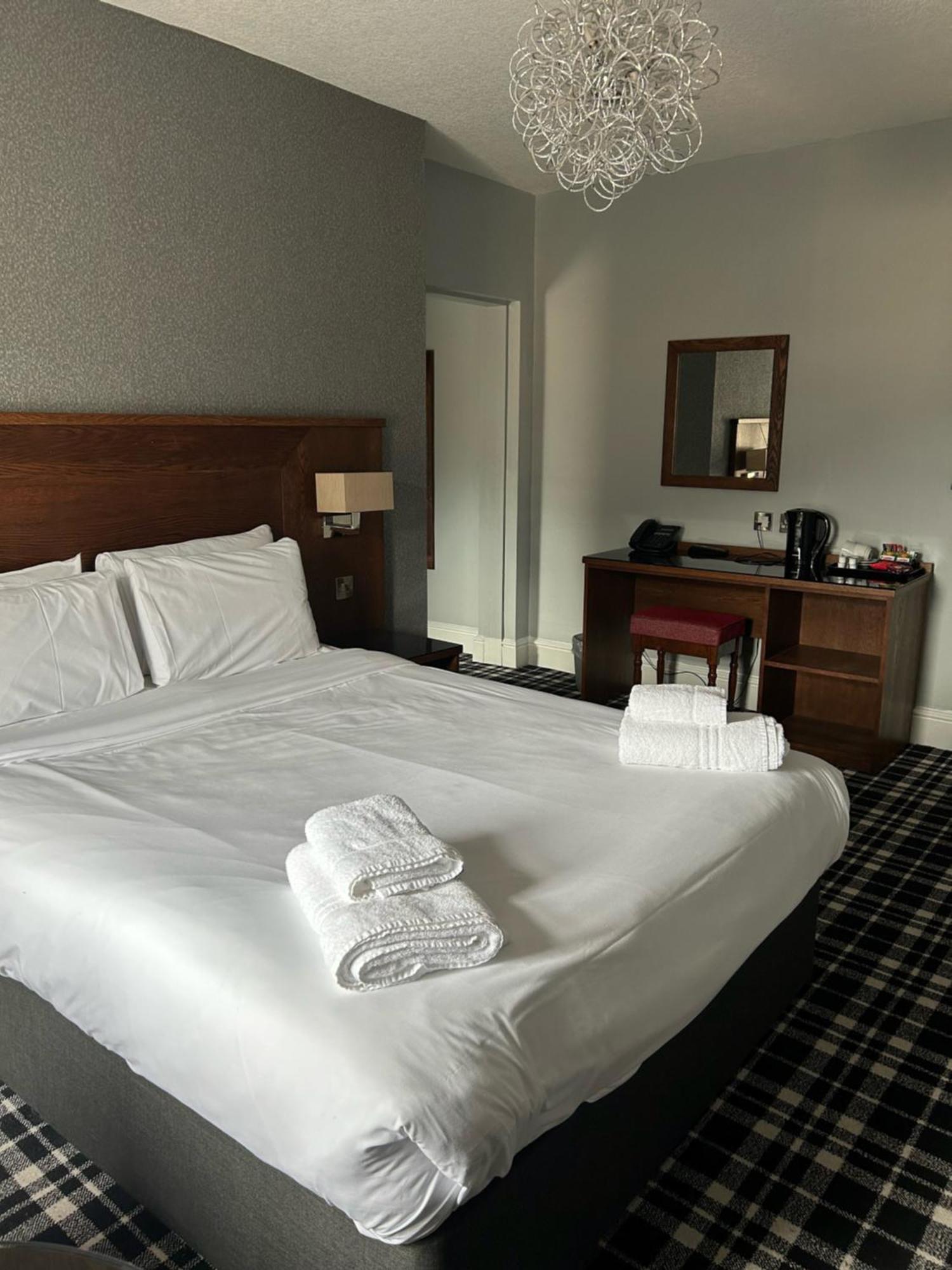 The Grand Hotel Port Talbot Ngoại thất bức ảnh