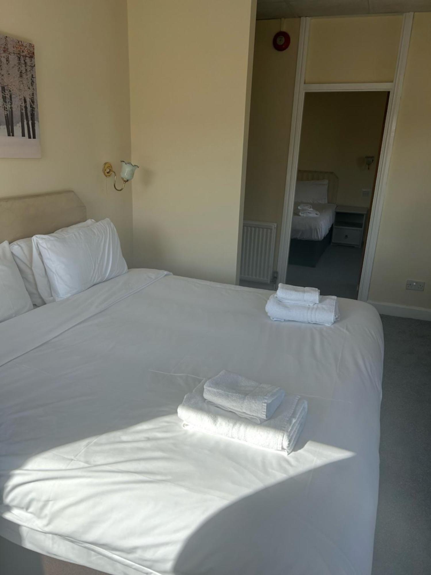 The Grand Hotel Port Talbot Ngoại thất bức ảnh