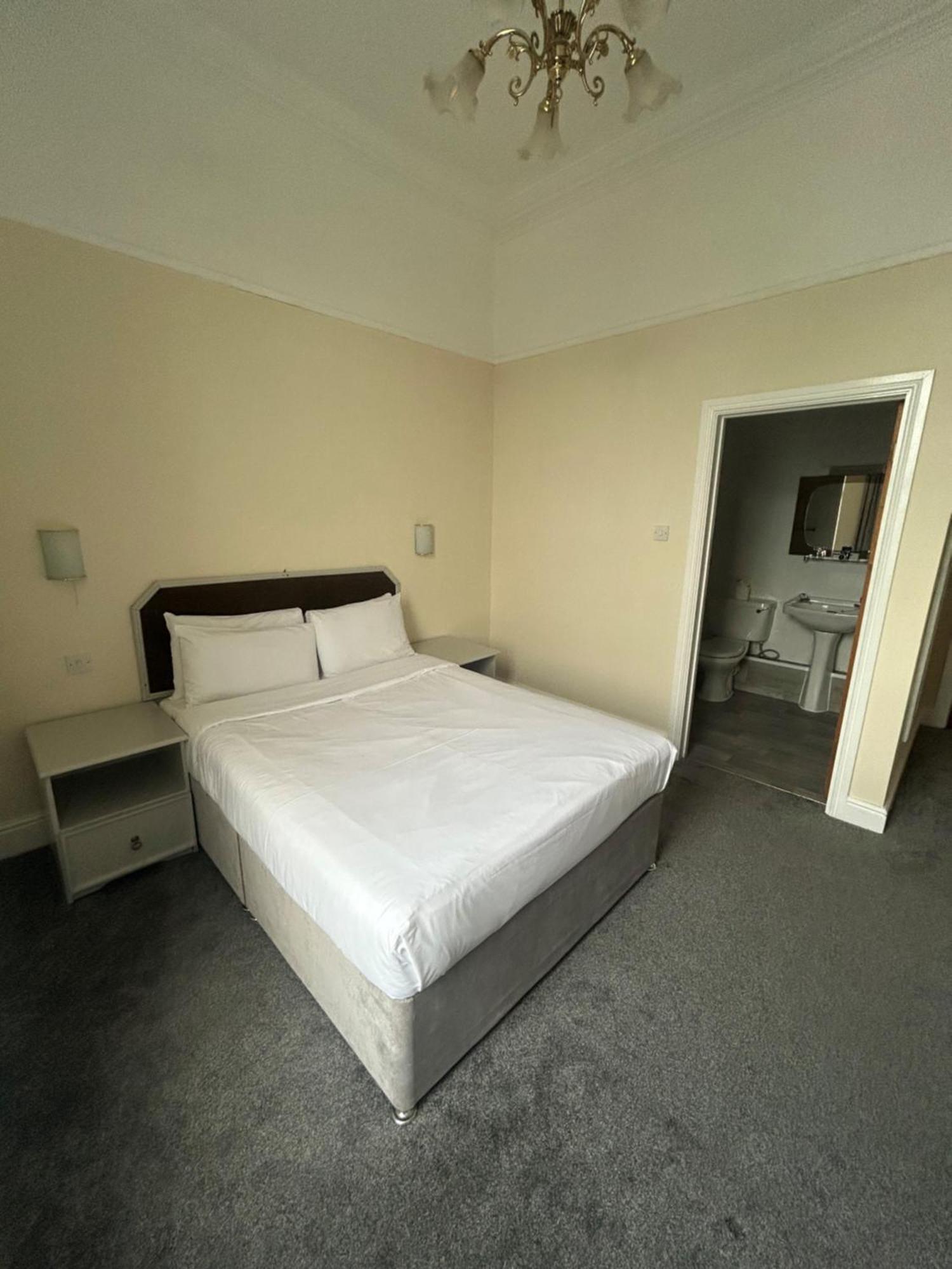The Grand Hotel Port Talbot Ngoại thất bức ảnh